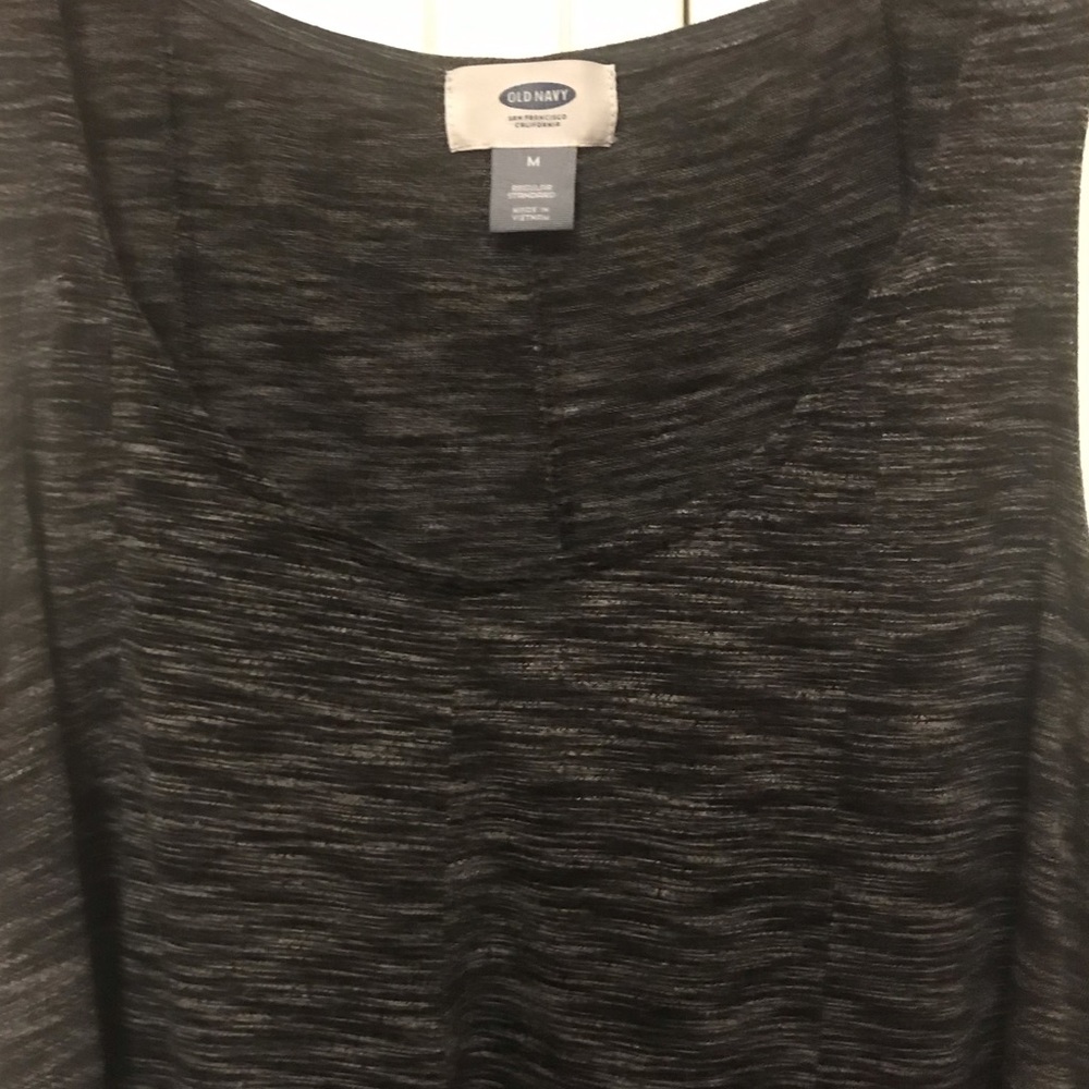 Old Navy Basic Sleeveless Top - Picture 2 of 4